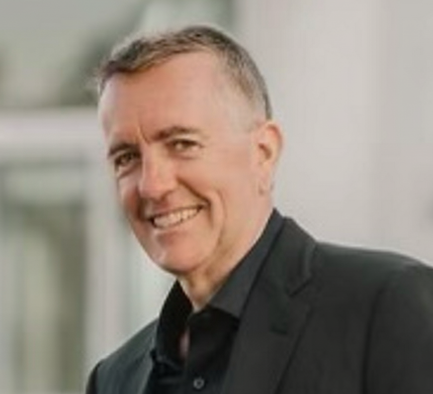 Portrait of Matthew Grecsek, founder of Globe-Eco.